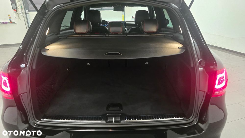 Mercedes-Benz GLC 300 d 4Matic 9G-TRONIC AMG Line Plus - 9