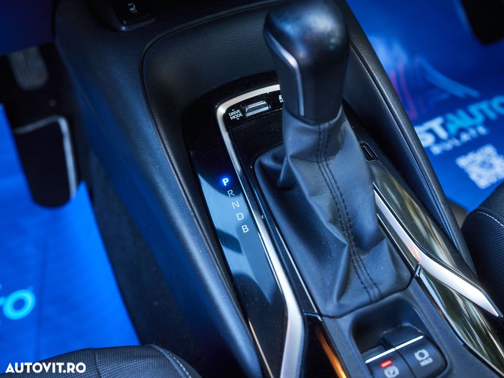 TOYOTA Corolla 2022 — imagine 24