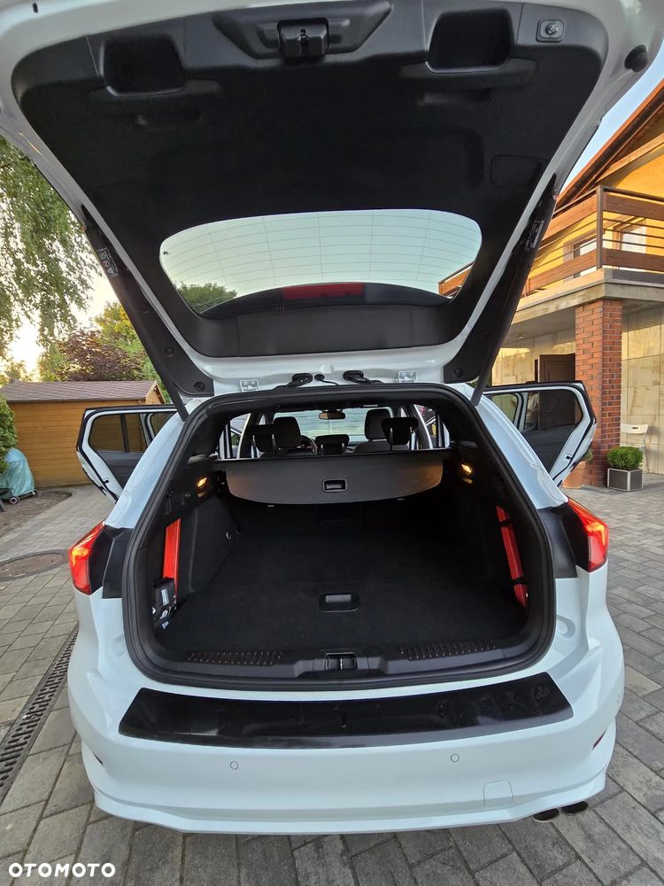 Ford Focus - 32