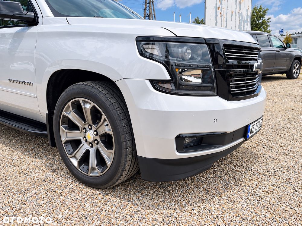 Chevrolet Suburban - 4