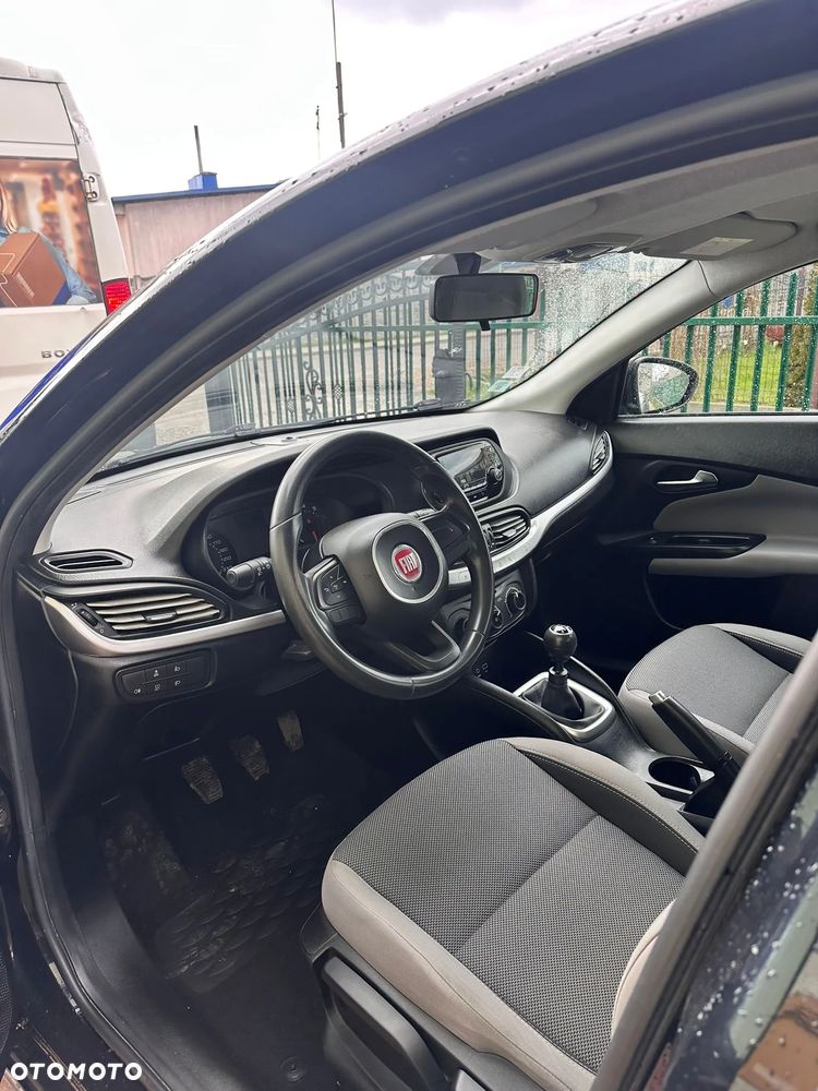 Fiat Tipo 1.4 T-Jet 16v Easy - 12