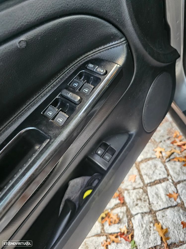 VW Passat Variant 1.9 TDi Highline Tip - 14