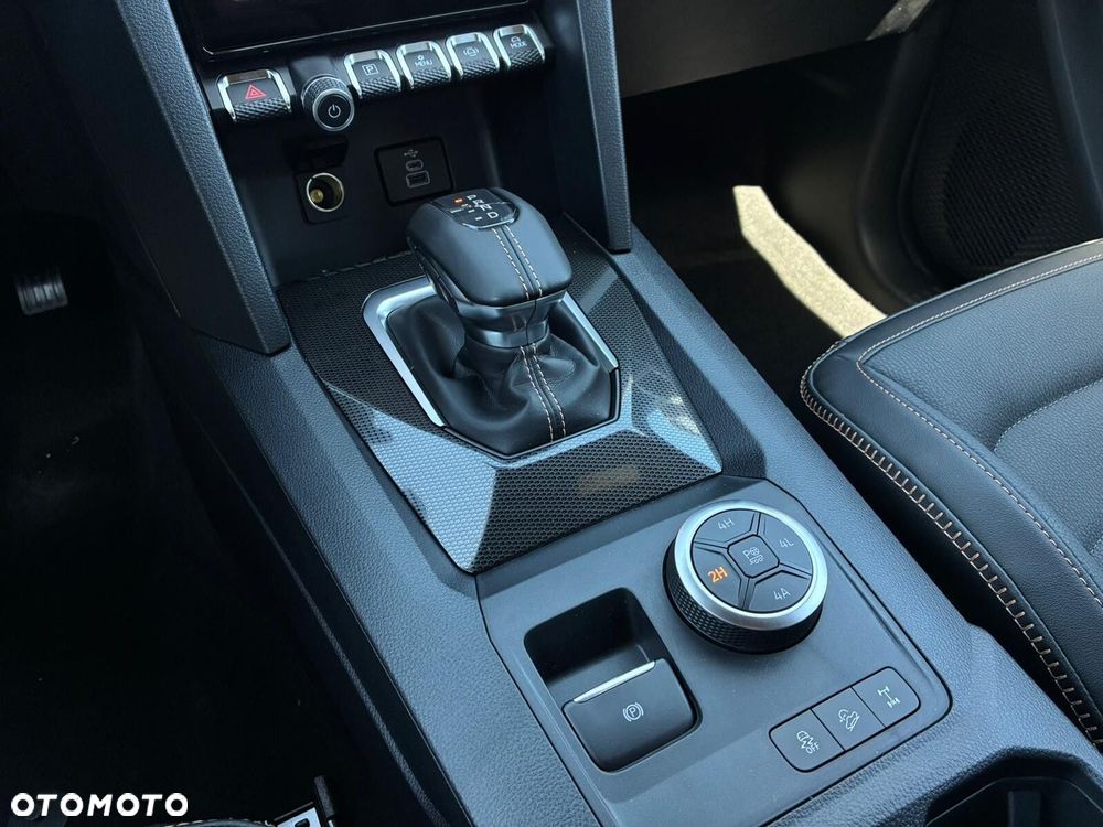Volkswagen Amarok - 28