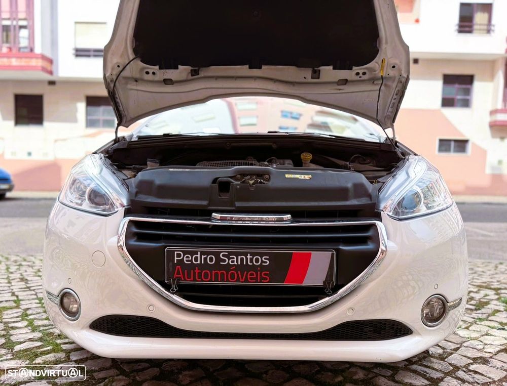 Peugeot 208 1.2 VTi Allure - 24