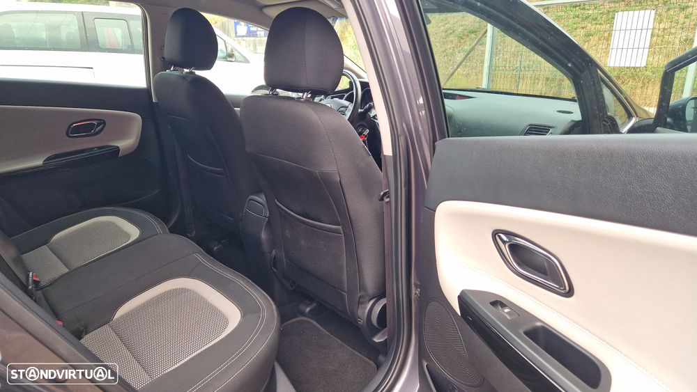 Kia Ceed SW 1.6 CRDi Prime - 20