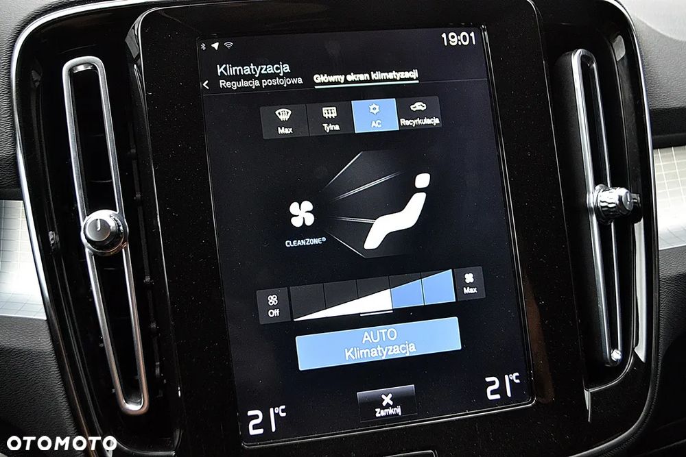 Volvo XC 40 D3 Momentum - 24