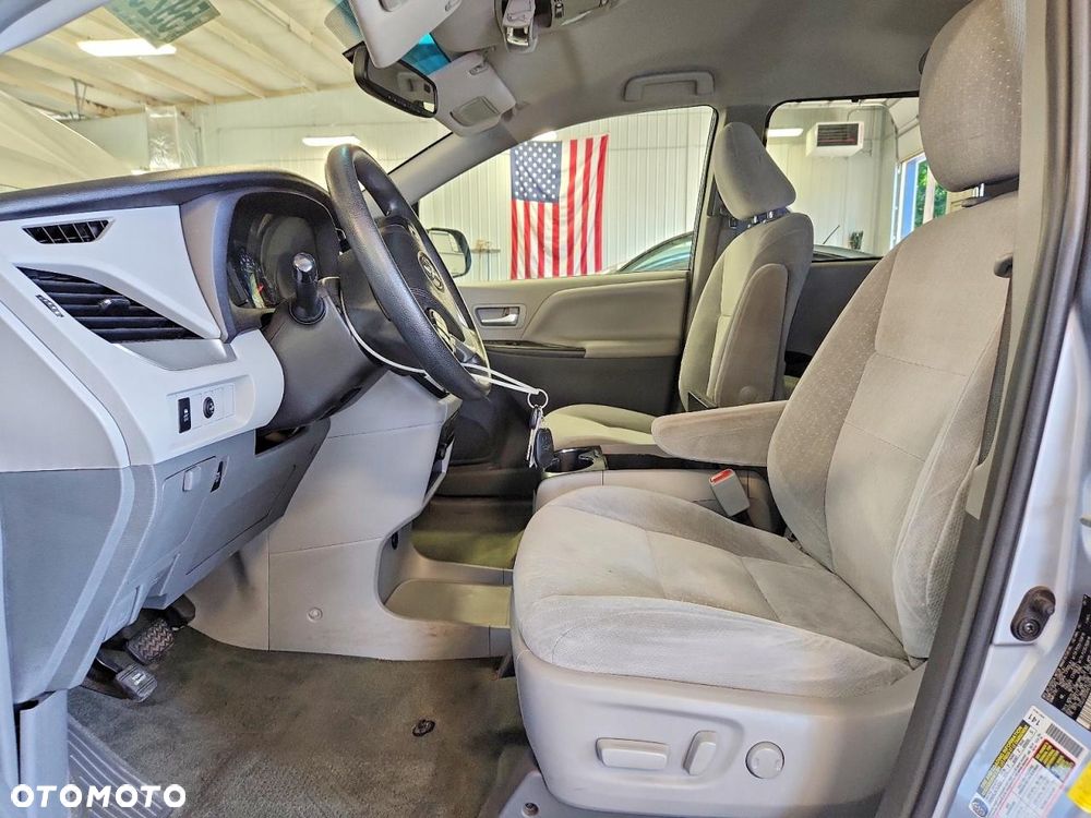 Toyota Sienna 3.5 V6 LE AWD - 8