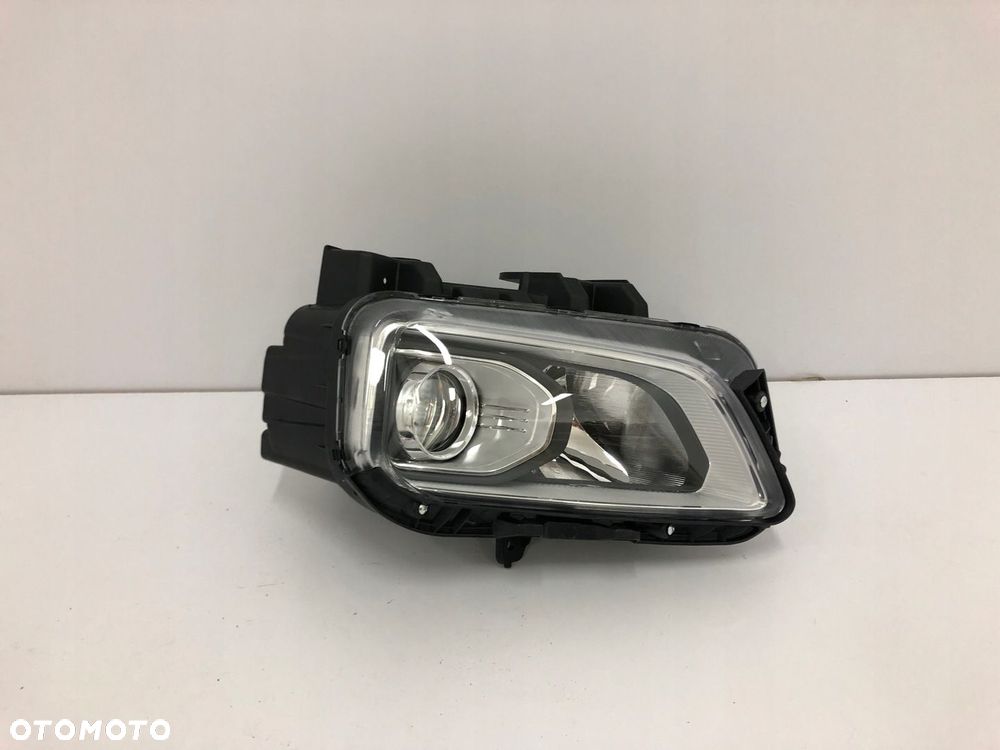 HYUNDAI KONA 2017- REFLEKTOR PRZEDNI PRAWY 7PIN - 1