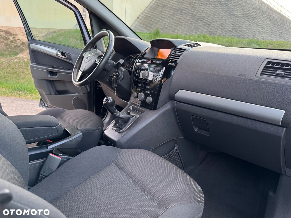 Opel Zafira 1.8 Family - 27