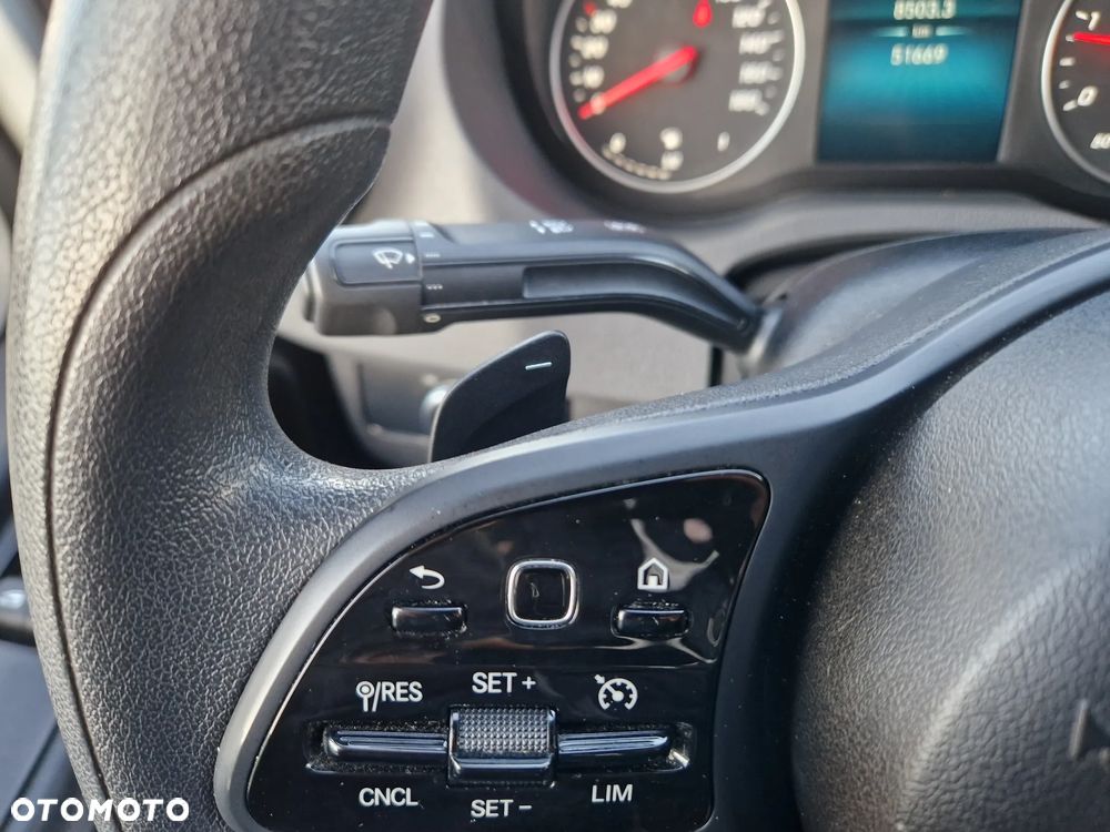 Mercedes-Benz SPRINTER - 24