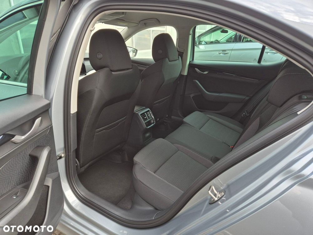 Skoda Octavia 1.5 TSI Drive Selection - 10