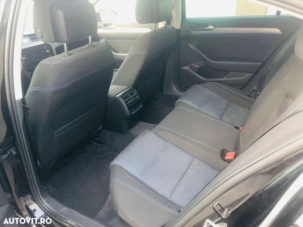 Volkswagen Passat - 4