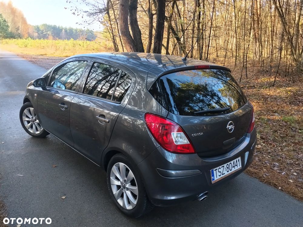 Opel Corsa 1.4 16V Color Edition - 10