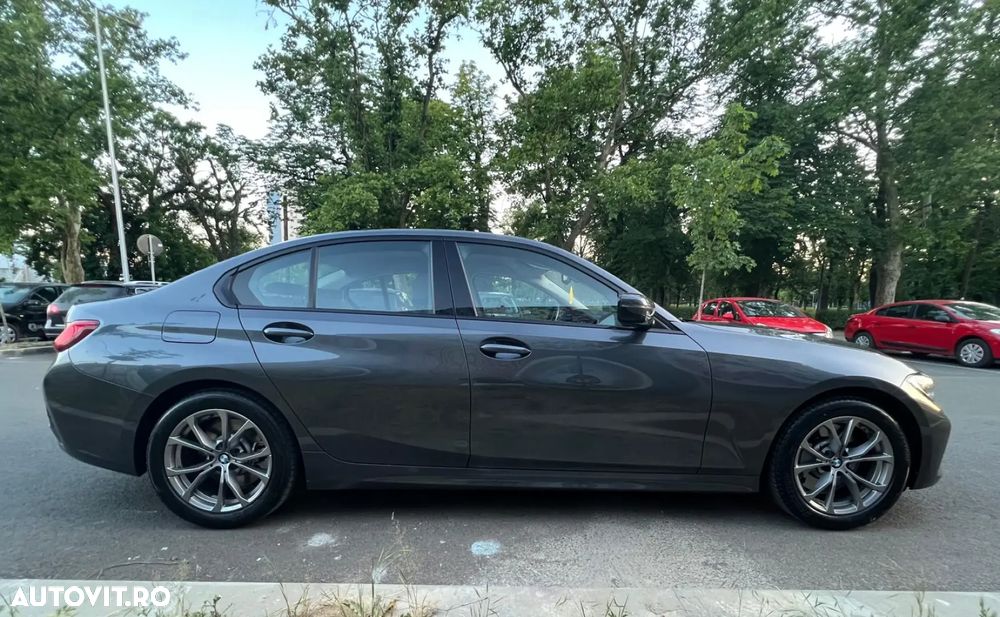 BMW Seria 3 330i AT - 3