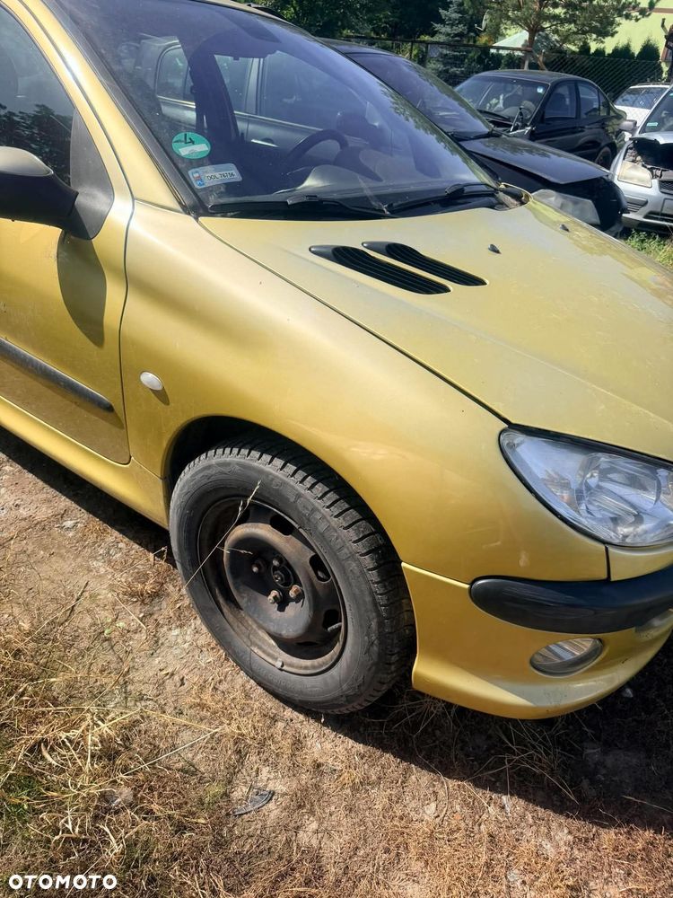 części BŁOTNIK przód prawy lewy Peugeot 206 hatchback 3 drzwi 2003r. 1.4 benzyna 55kw KAW - 2