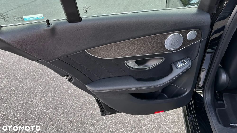 Mercedes-Benz Klasa C 300 9G-TRONIC AMG Line - 17