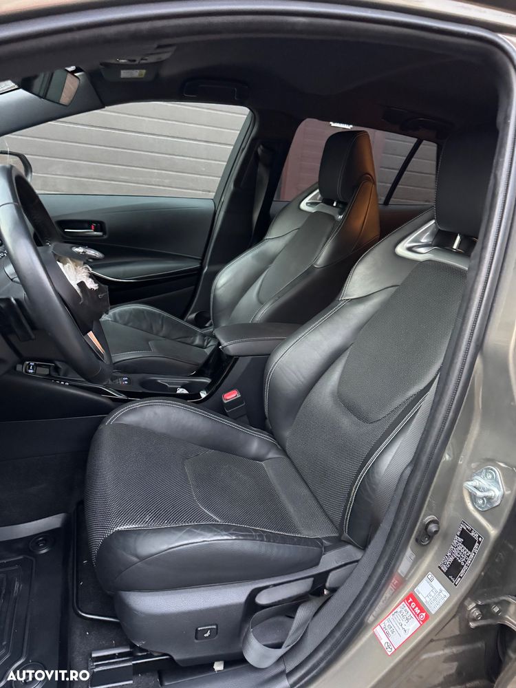Toyota Corolla 2.0 HSD Exclusive Plus GR Sport Bi-Tone - 7