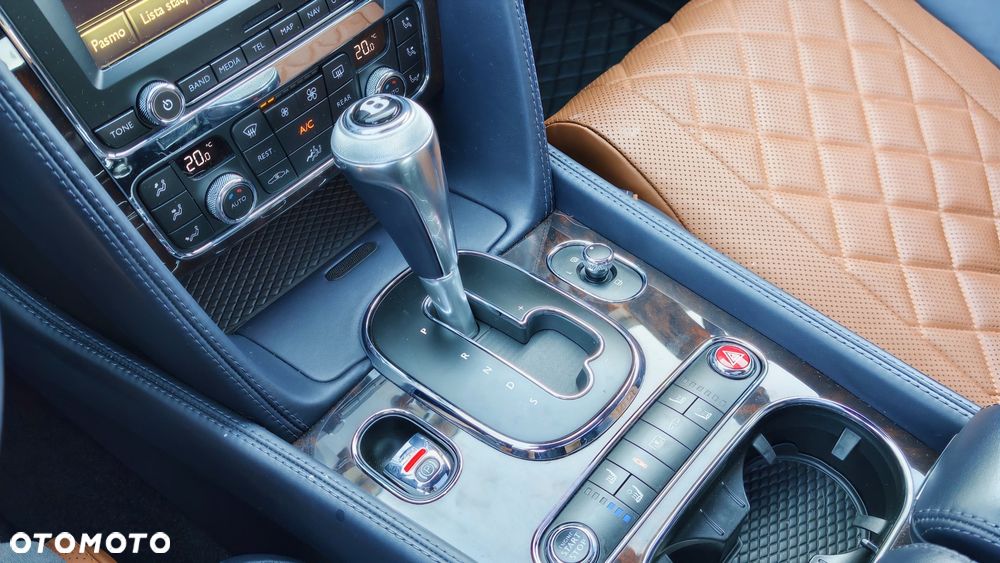 Bentley Flying Spur V8 S - 23
