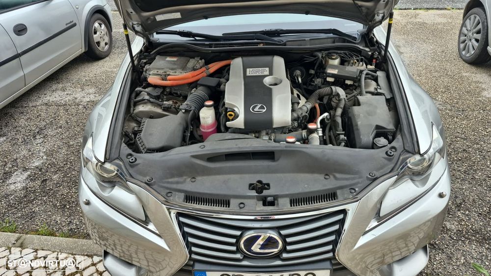 Lexus IS 300H Executive - 32
