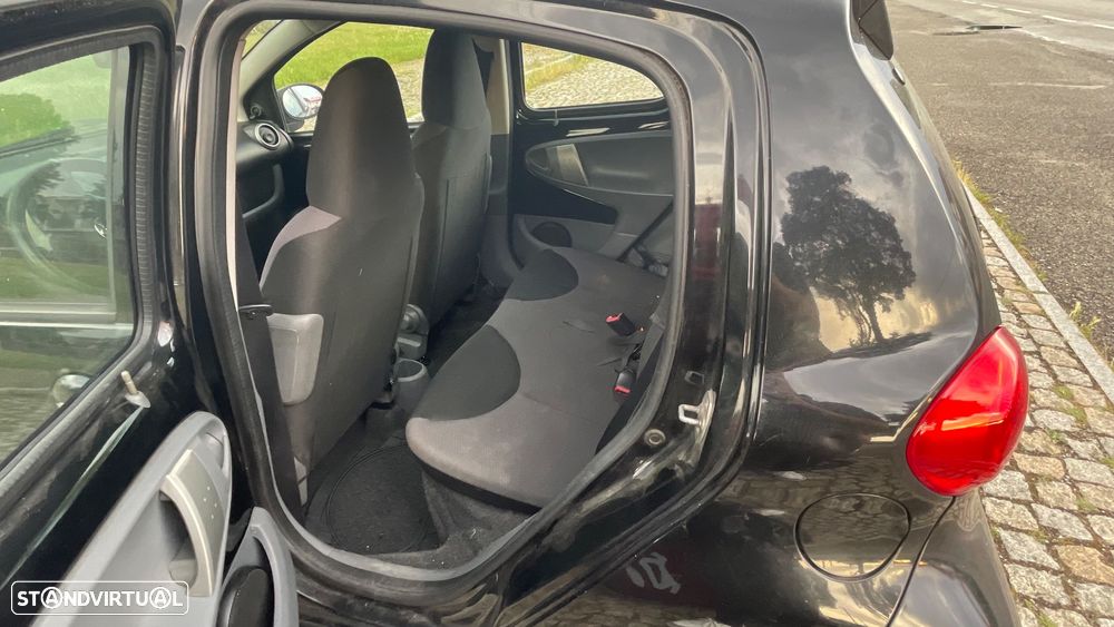 Toyota Aygo 1.0 Plus Sport Pack - 6