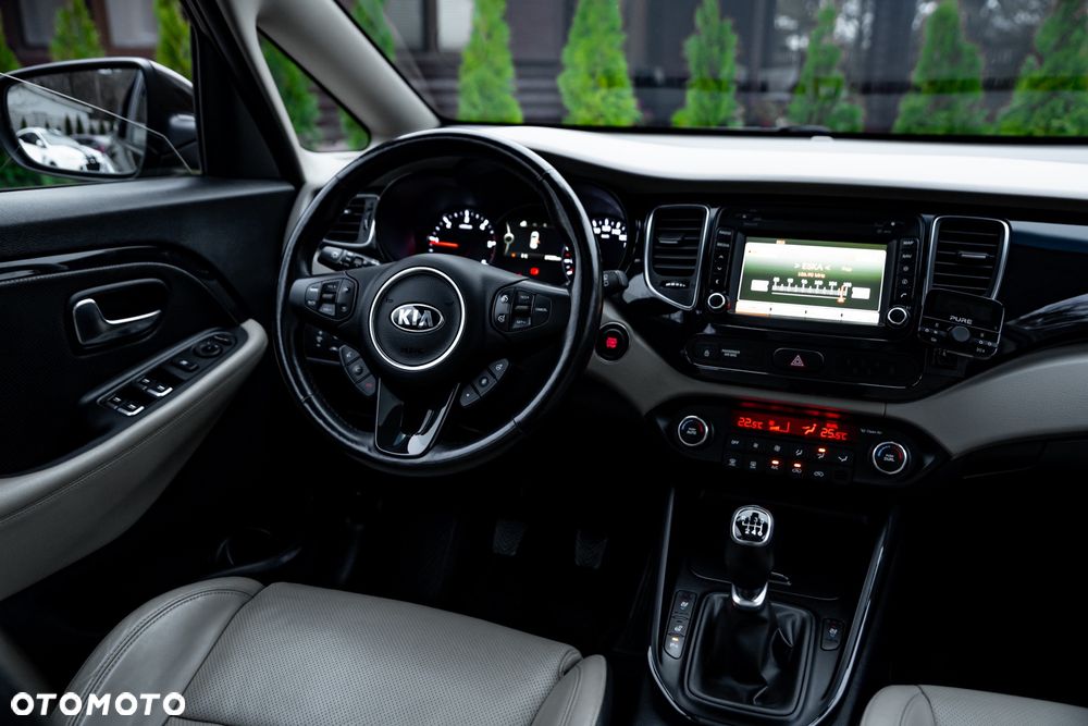 Kia Carens 1.7 CRDi L 7os - 27