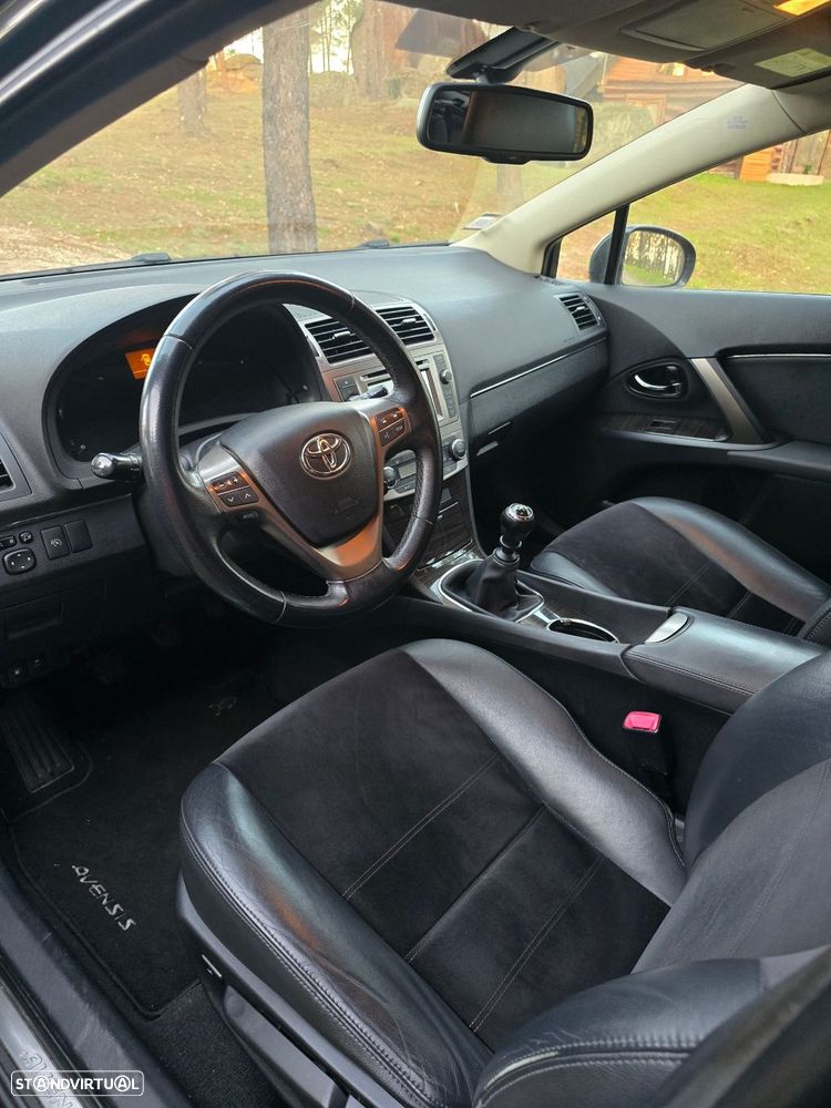Toyota Avensis SW 2.0 D-4D Exclusive +Navi - 9