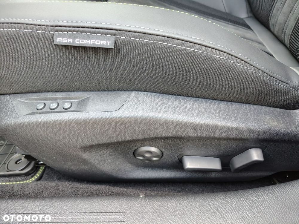Peugeot 408 - 18