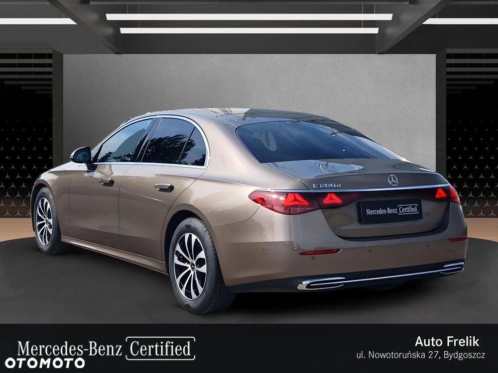 Mercedes-Benz Klasa E 200 d mHEV Avantgarde 9G-Tronic - 4
