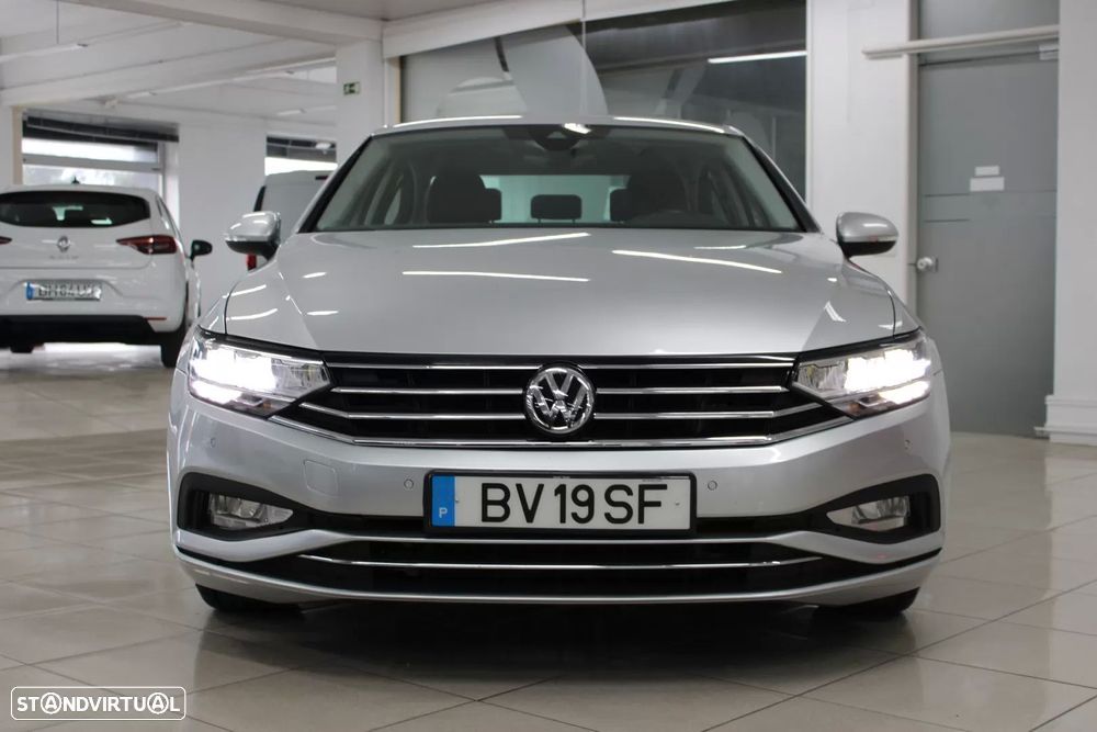 VW Passat 2.0 TDI Elegance - 8
