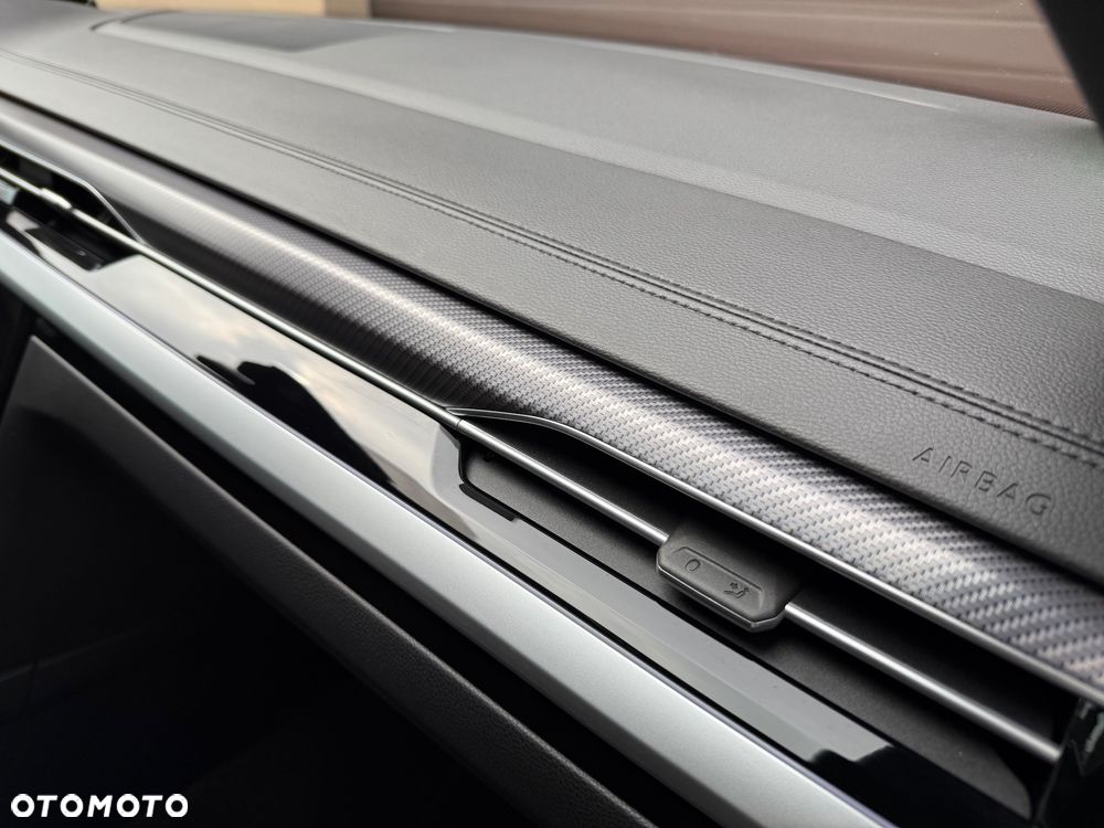 Volkswagen Arteon 2.0 TDI SCR 4Motion DSG R-Line - 33