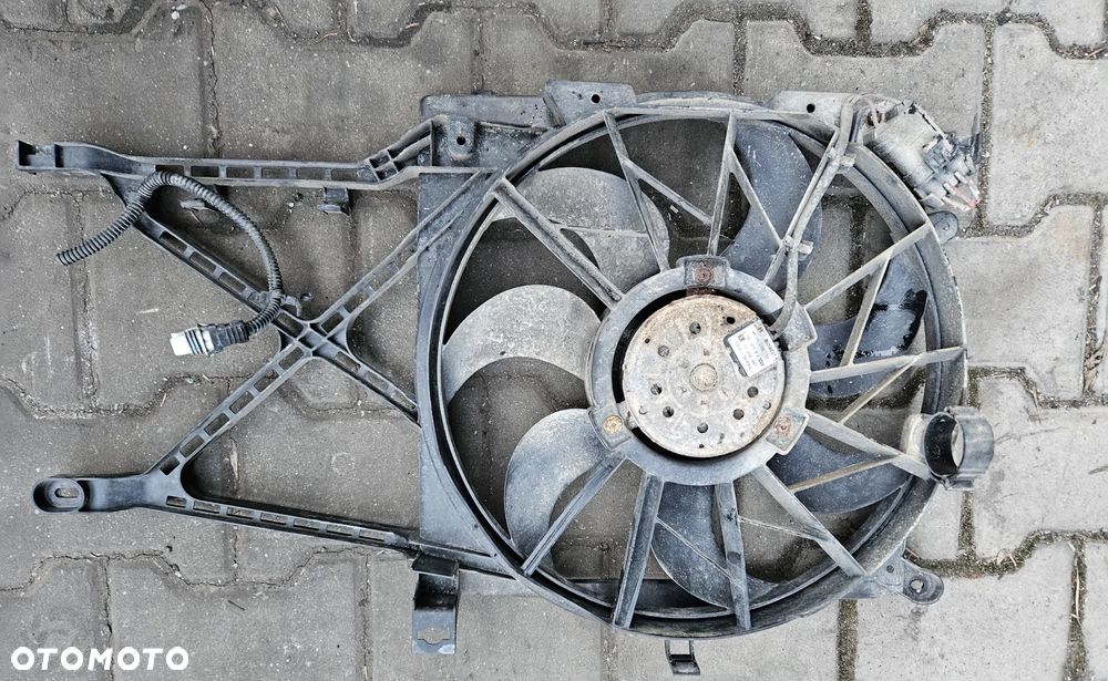 Opel Astra J 4 IV 1.6 1.8 16V  wentylator chłodnicy obudowa wentylatora chłodnica