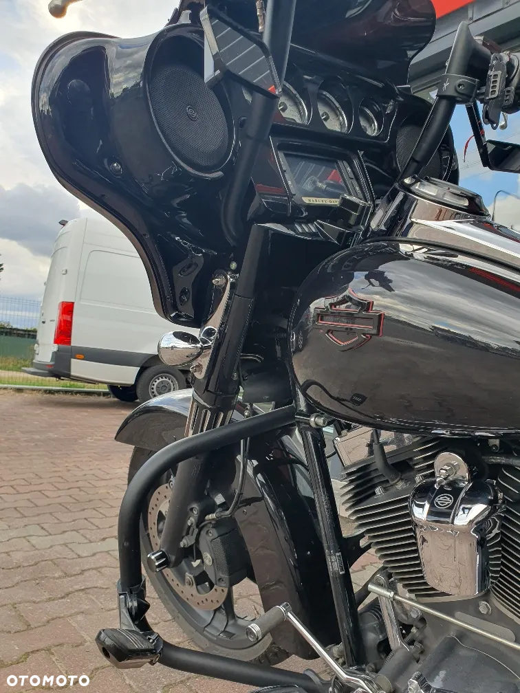 Harley-Davidson Touring Street Glide - 16