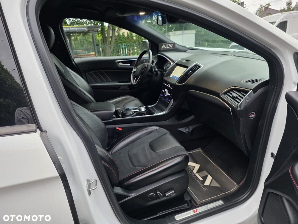 Ford Edge 2.0 TDCi Twin-Turbo 4WD Titanium - 24