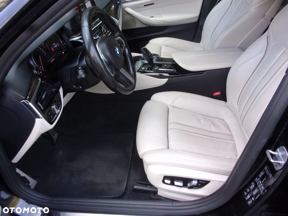 BMW Seria 5 530i xDrive Luxury Line - 25