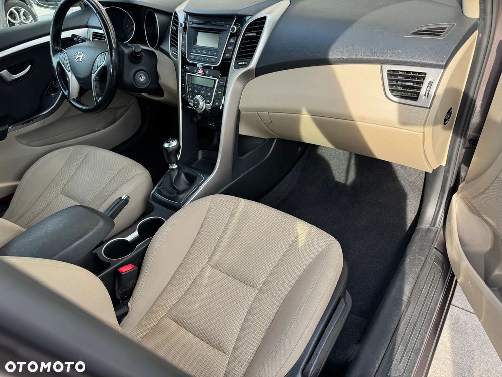 Hyundai i30 1.6 Style - 12