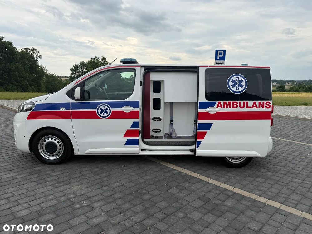 Opel Vivaro Karetka Ambulans Ambulance Sanitarny EN1789 - 7