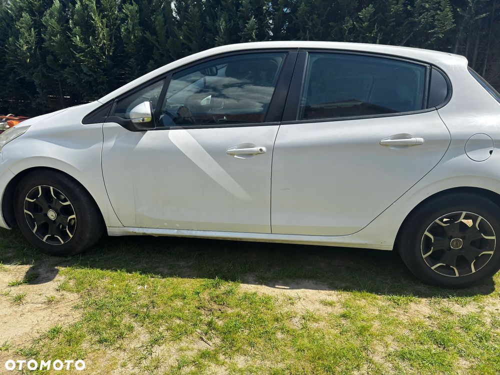 Peugeot 208 1.6 e-HDi Allure STT - 2