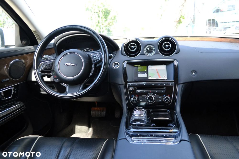 Jaguar XJ 3.0 D V6 Premium Luxury - 7