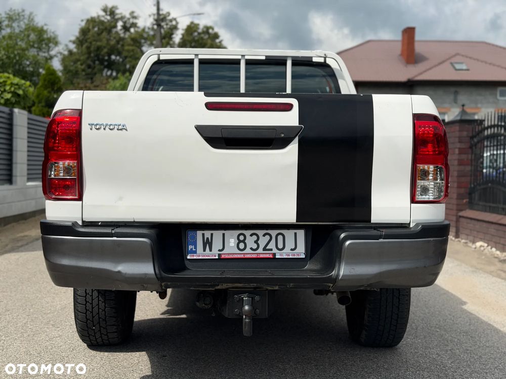 Toyota Hilux 2.4 D-4D Double Cab DLX 4x4 - 5