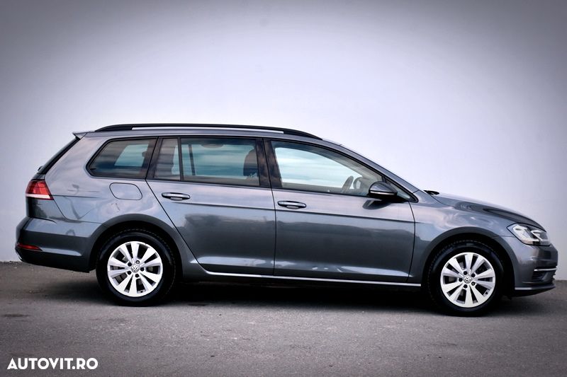 Volkswagen Golf - 9