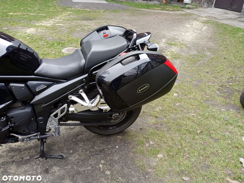 Suzuki GSX - 11