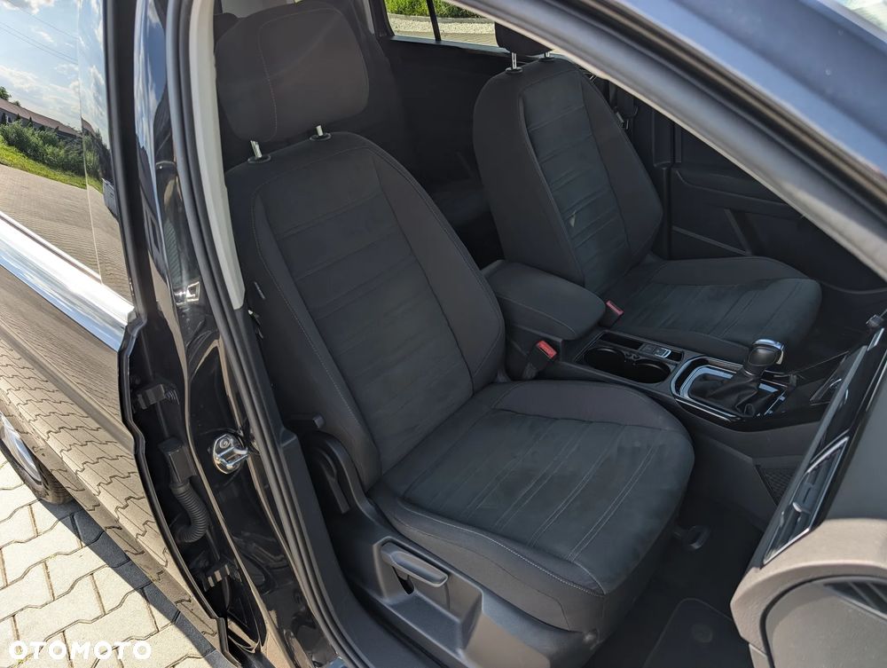 Volkswagen Touran 1.8 TSI (BlueMotion Technology) DSG Highline - 35