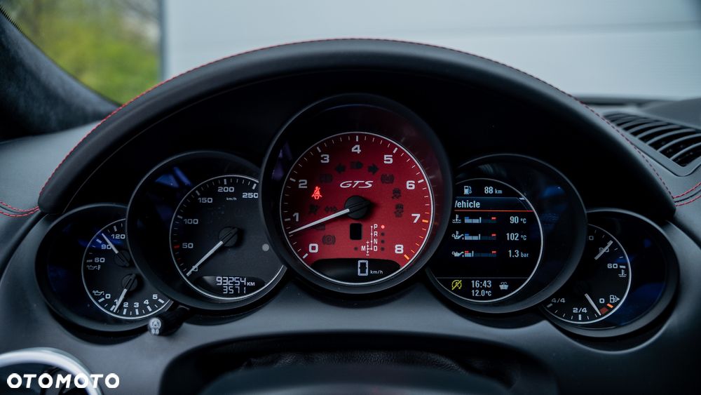 Porsche Cayenne GTS - 29