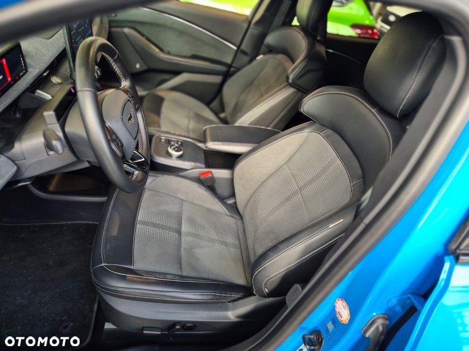 Ford Mustang Mach-E - 21