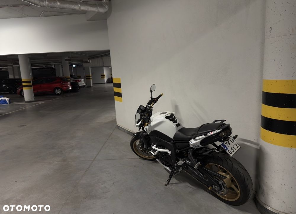 Yamaha FZ8 - 13