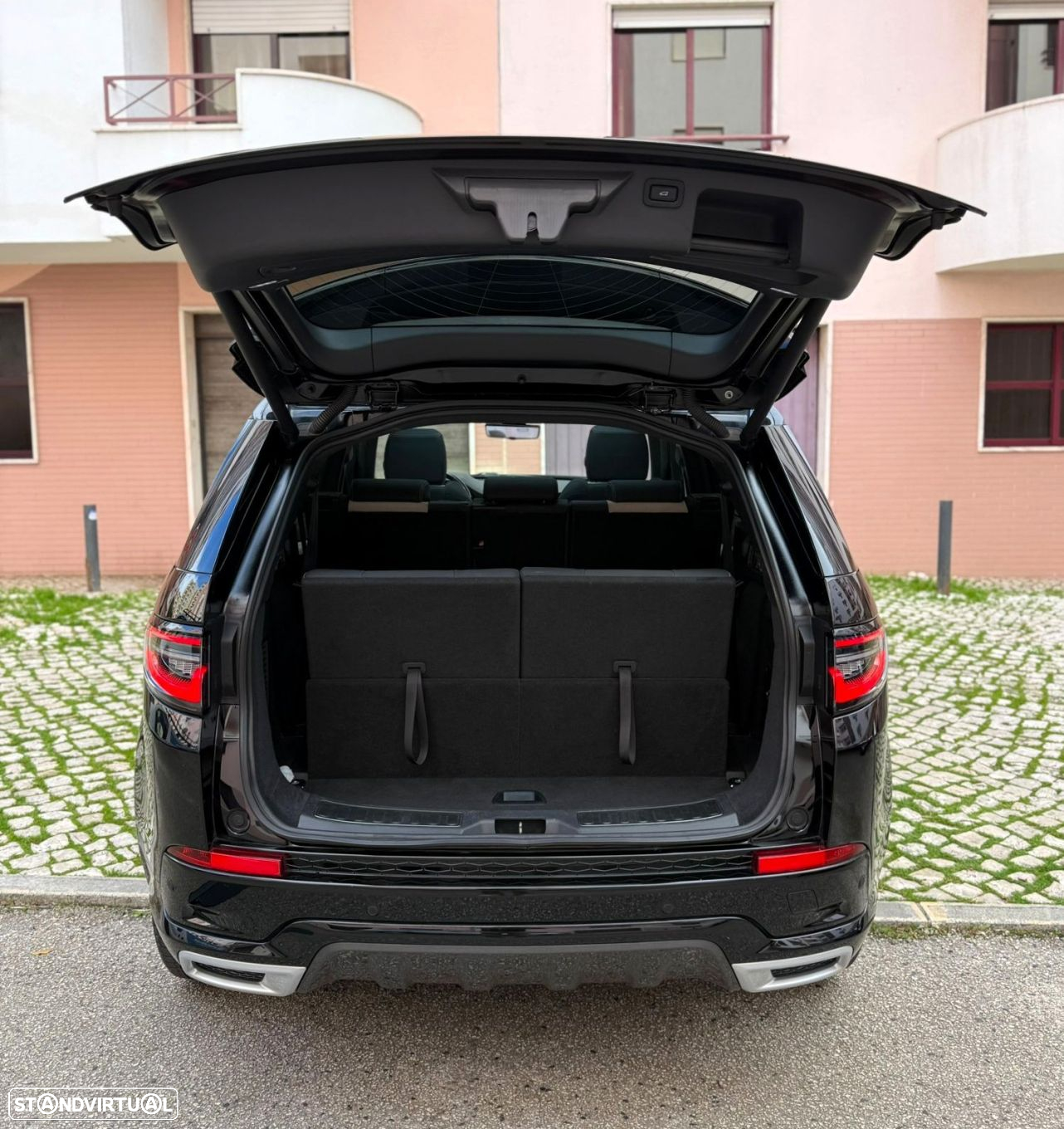 Land Rover Discovery Sport 2.0 eD4 R-Dynamic S - 33