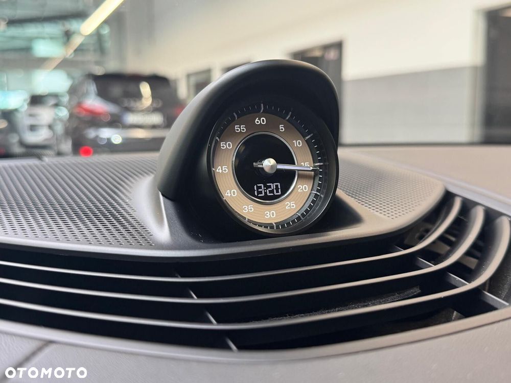 Porsche Taycan 105kWh Performance Plus - 17
