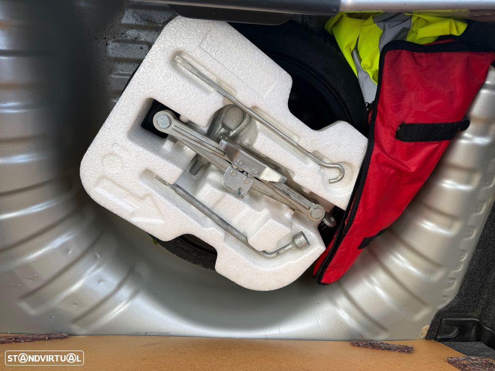 Nissan Micra 1.2 30º Aniversário - 32