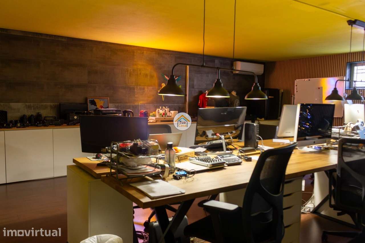 Arrendamento Armazém Convertido em Espaço Cowork com Logística | Pedro - Grande imagem: 2/25
