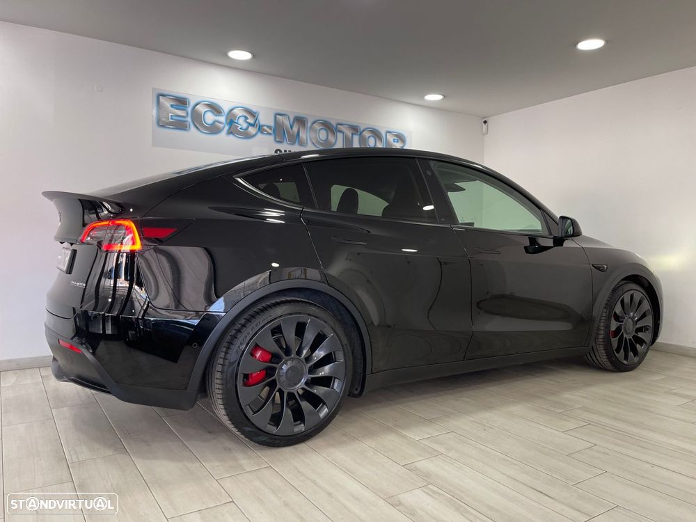 Tesla Model Y Performance Dual Motor AWD - 16
